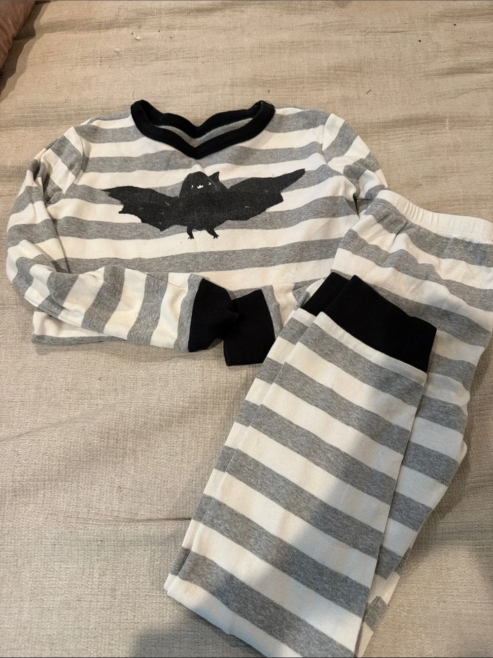 Halloween Gymboree Gray & White Striped Bat Pajama Set